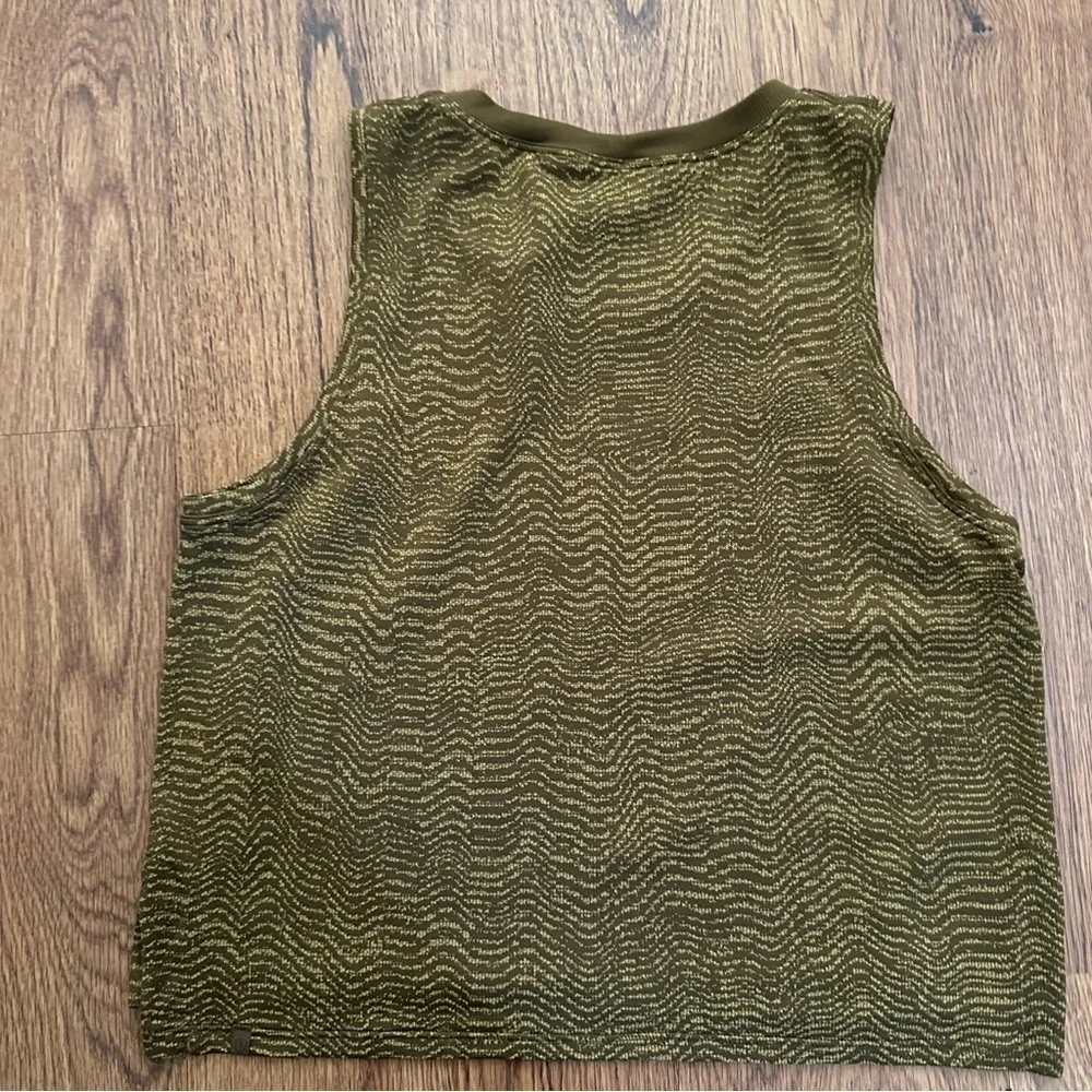 Lululemon Train To Be Tank Sleeveless Top Size 6